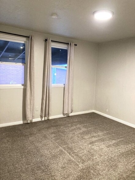 Building Photo - 12 E 400 N