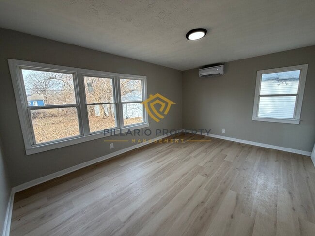 Building Photo - Freshly Renovated 3-Bedroom Home in Forest Manor, Available NOW!