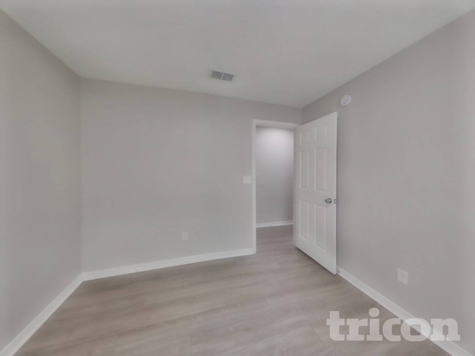 Building Photo - 1267 Summit Oaks Dr E