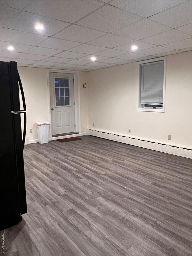 Building Photo - 30 Dimiceli St