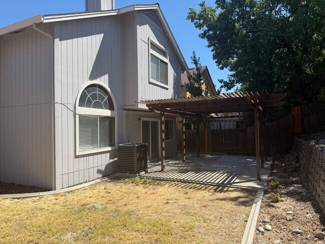 Building Photo - 8317 Bramble Bush Cir