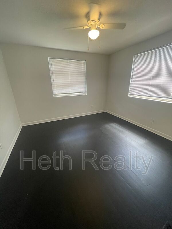 Building Photo - 1806 Van Wert Ave