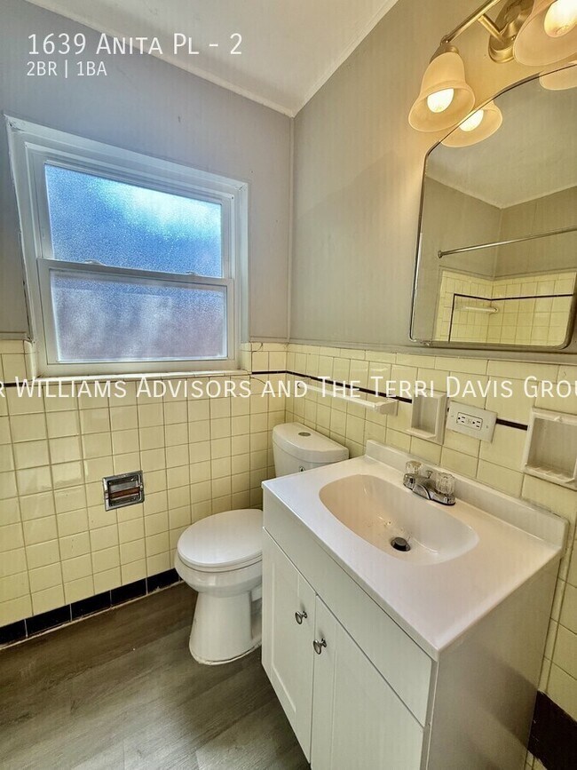 Building Photo - 1639 Anita Pl