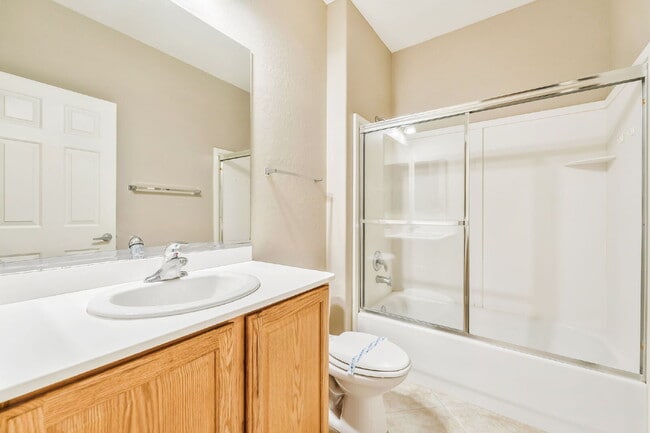 Building Photo - 55 and older Neighborhood in SOLERA DEL WEBB.  2 Bedroom, 2 bathroom