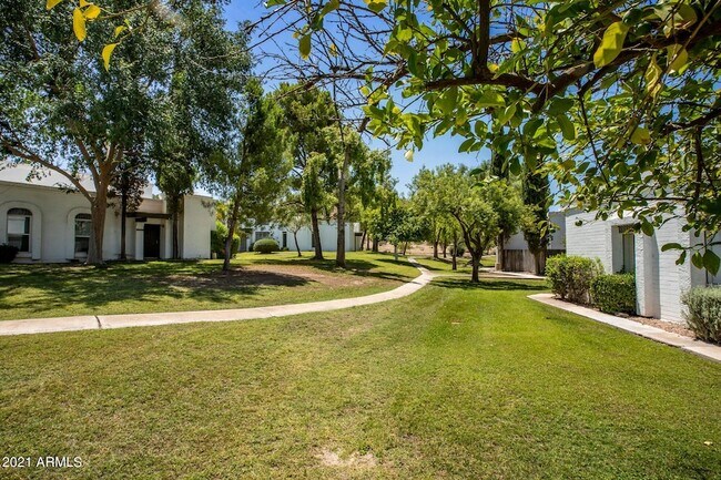 Building Photo - 13238 N 3rd Pl