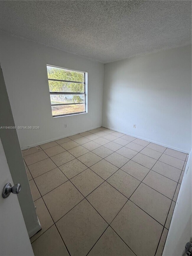 Building Photo - 1491 NW 22nd Ct