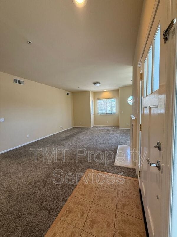 Building Photo - 595 Ave of Flags