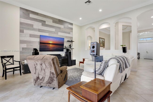 Building Photo - 8840 S Miralago Way