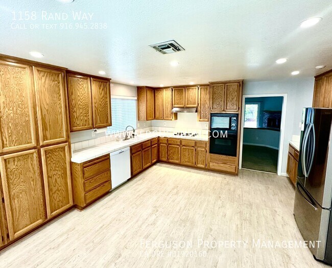 Building Photo - 1158 Rand Way