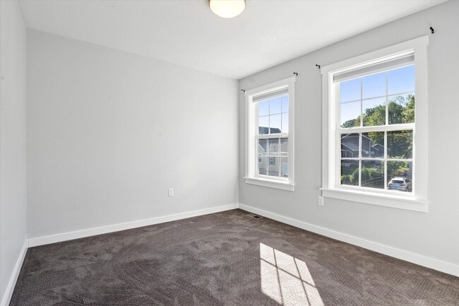 Building Photo - Available Immediately – 4 Bedroom, 2.5 Bat...