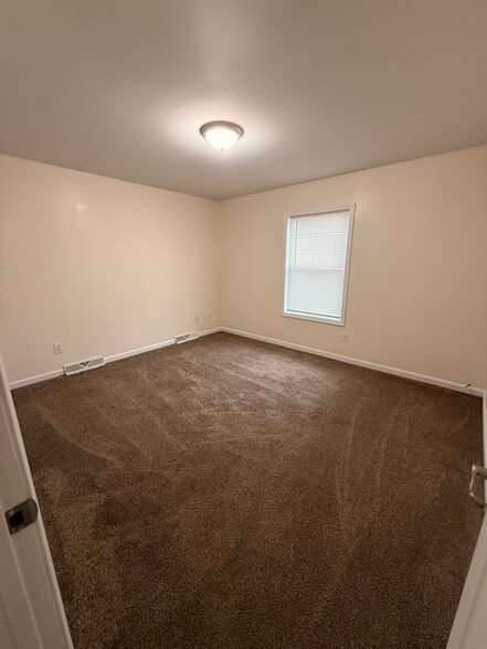 Building Photo - 4178 S Center St