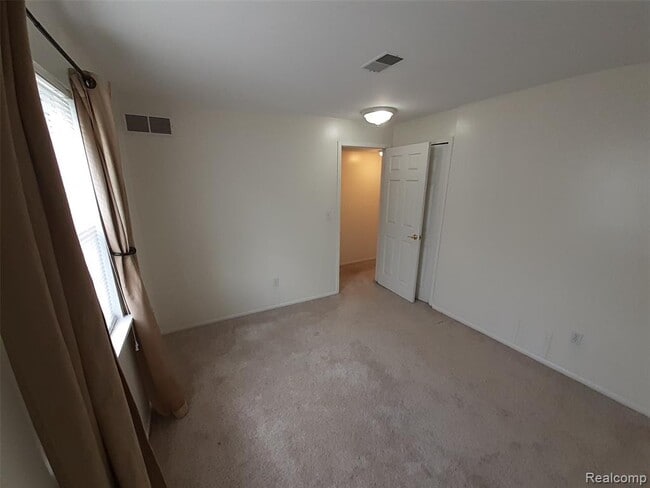Building Photo - 154 Princeton Dr