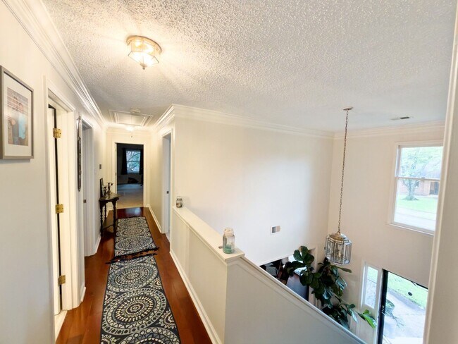 Building Photo - 743 Grovewood Dr