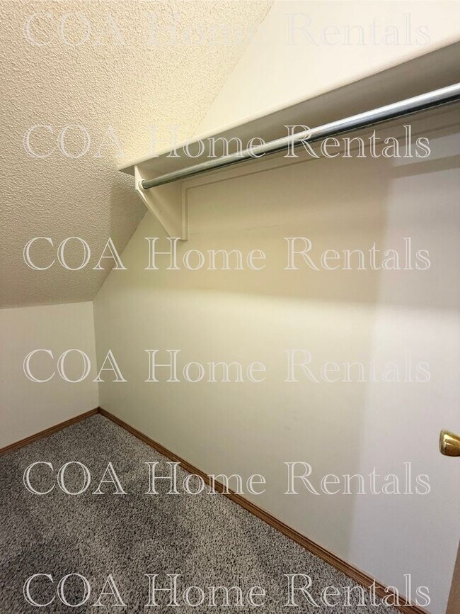 Building Photo - Meadow Park