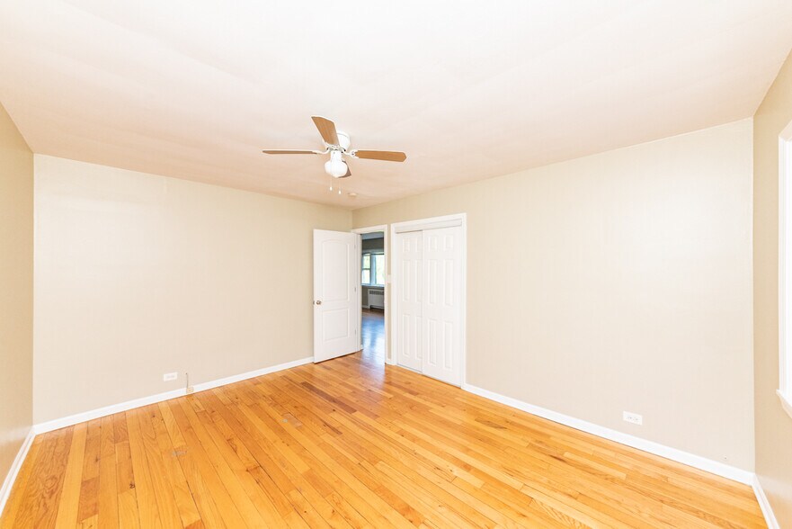 Building Photo - 233 Custer Ave