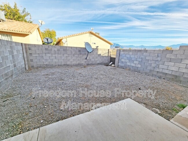 Building Photo - 910 Bourbon St