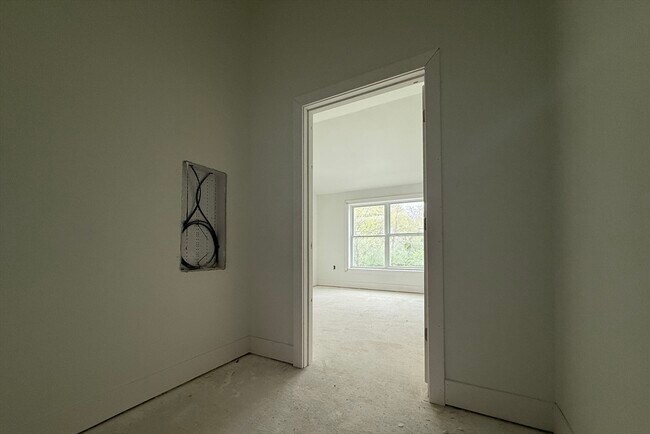 Building Photo - 251 Sladen St