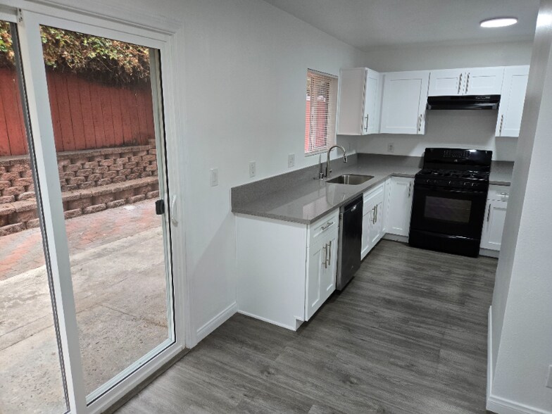Building Photo - 4431 Tremont St