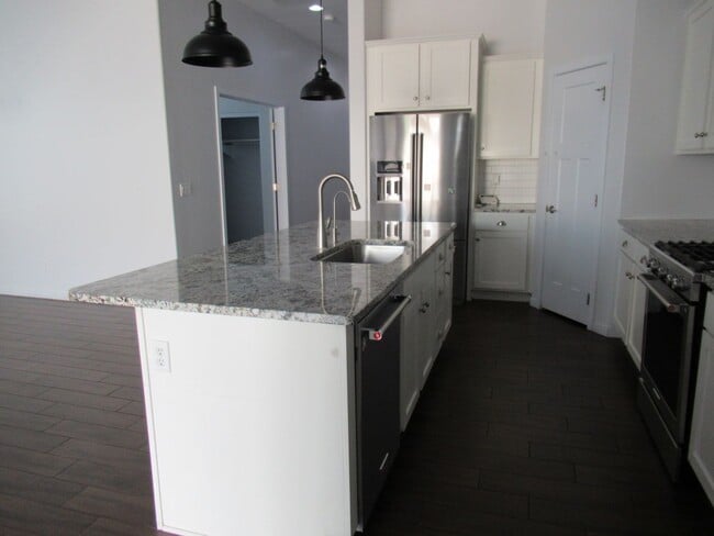 Building Photo - MULBERRY