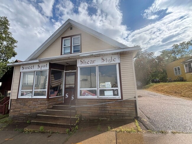 Building Photo - 651 W Davenport St