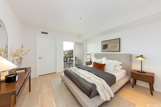 Building Photo - 1BD/1BA Condo at Oceanview Village - Close...