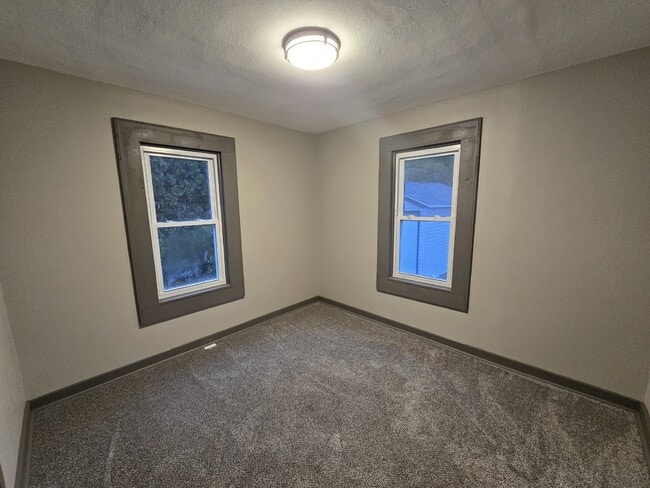 Building Photo - 1171 S Madison Rd