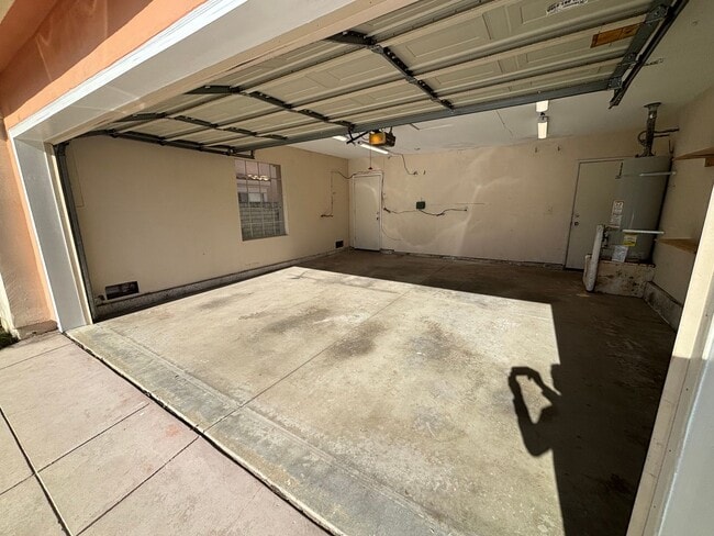 Building Photo - Spacious 3-Bedroom Stevenson Ranch Home with Downstairs Suite!