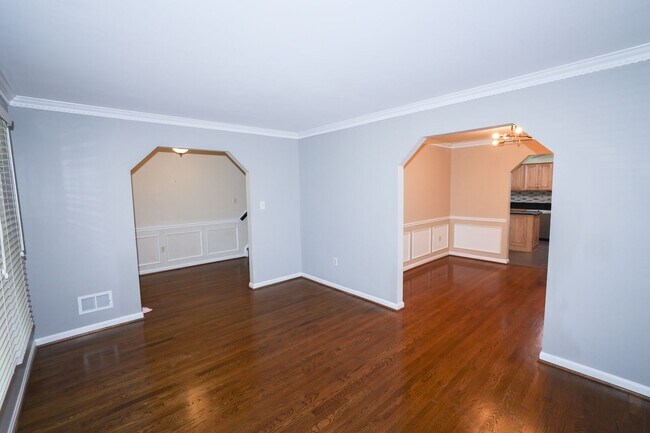 Building Photo - Great Townhouse in Fairwoods