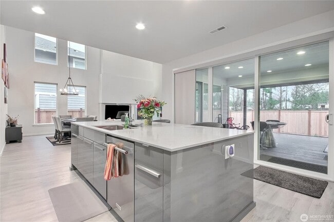 Building Photo - 23376 Luna Ct