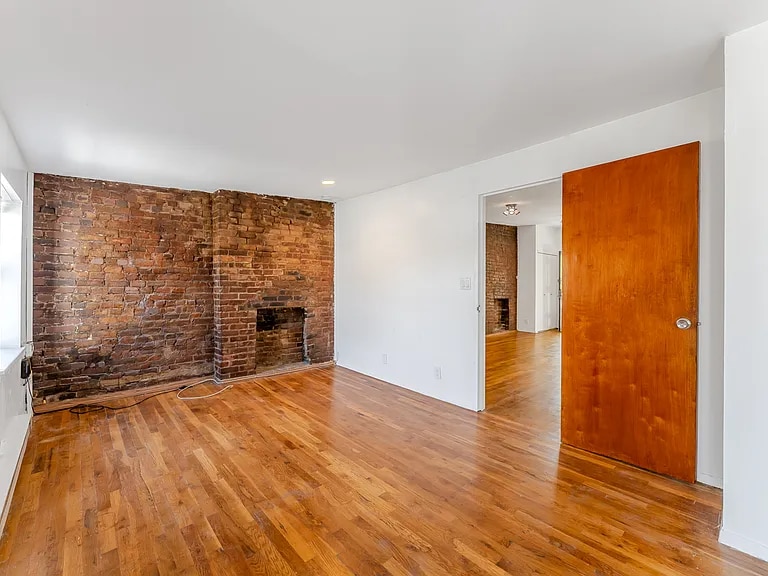 Building Photo - 5-47-47 51st Ave