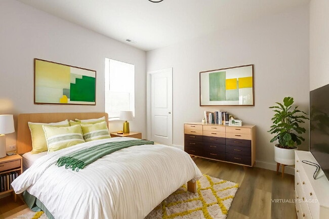 Building Photo - "Charming 3-Bed, 2-Bath Duplex on Broad Ripple Ave – Spacious 1250 Sq. Ft. Living in Vibrant Indi...