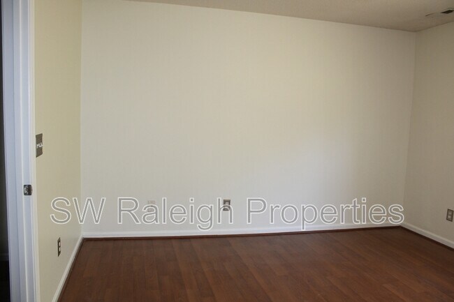 Building Photo - 2802 Gross Ave