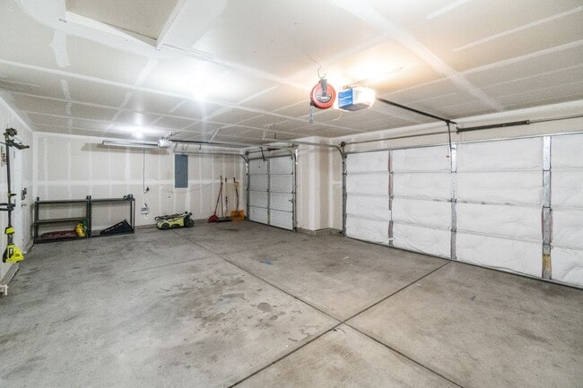 Building Photo - Single Family Home In Airway Heights!!