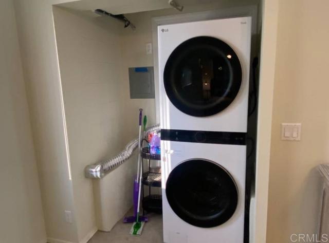 Building Photo - 2426 Suncrest Blvd