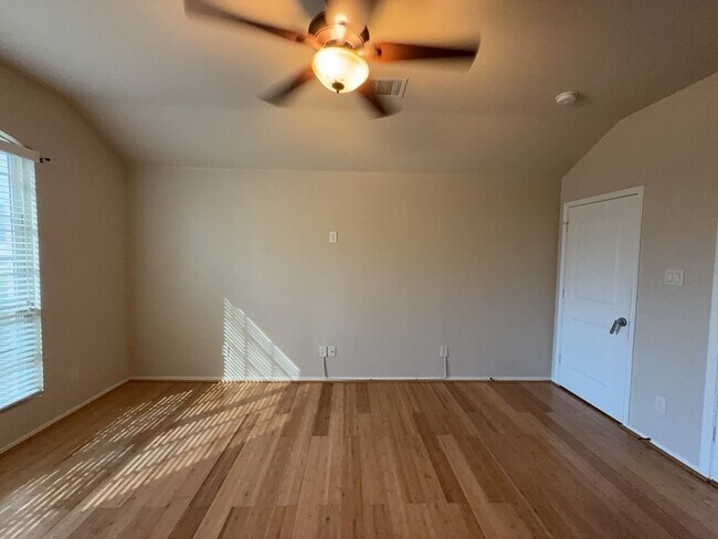 Building Photo - 2333 Cedarwood Dr