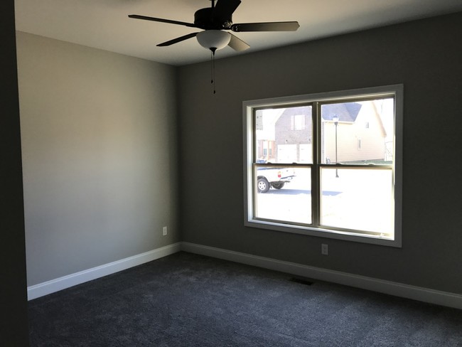 Building Photo - 1042 Quiver Ln,  Sango Exit 11