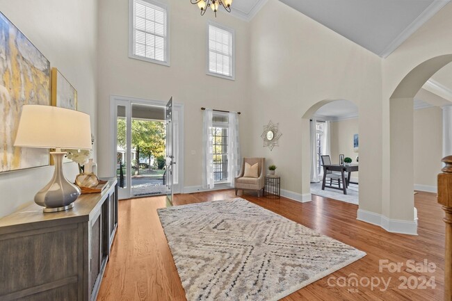Building Photo - 9440 Wallace Pond Dr