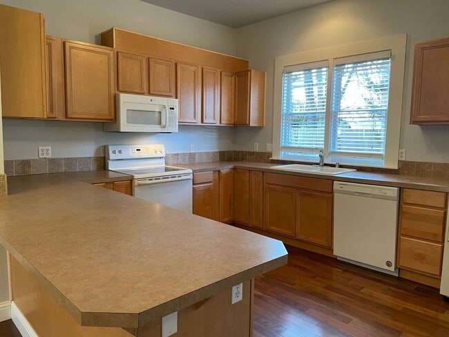 Building Photo - M1614 #1-3