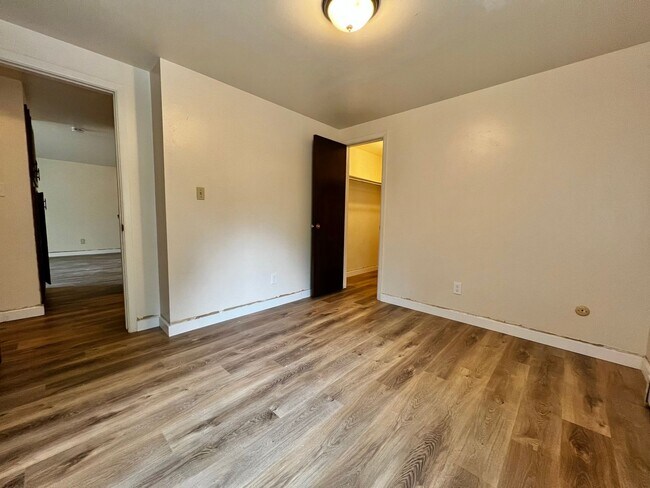 Building Photo - Mathews634 (KC-JF)