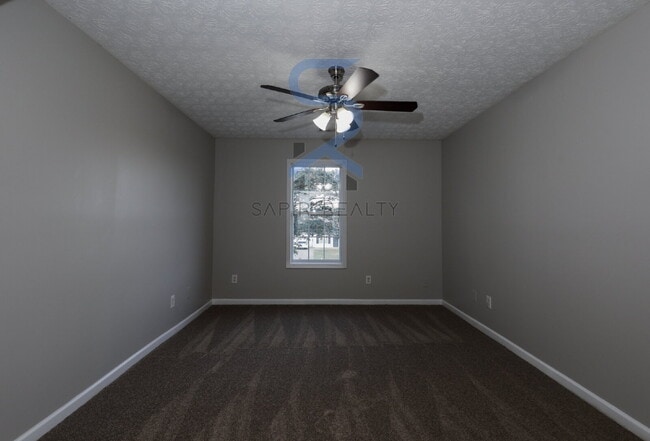 Building Photo - Move in before October 31st and get a $250...