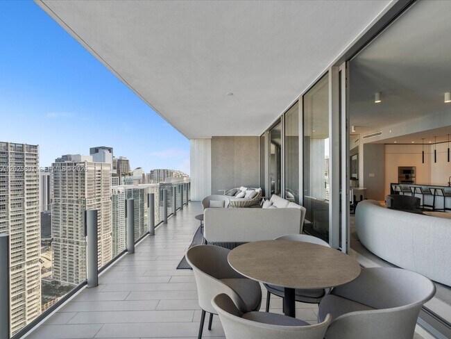 Building Photo - 300 Biscayne Blvd Way