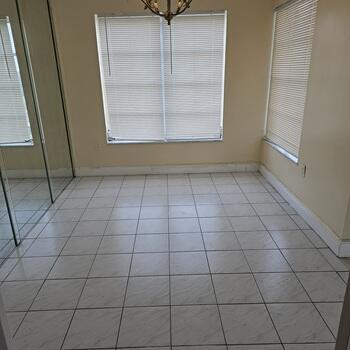 Building Photo - 4174 Inverrary Dr