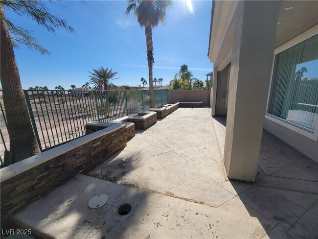 Building Photo - 8304 Broad Peak Dr