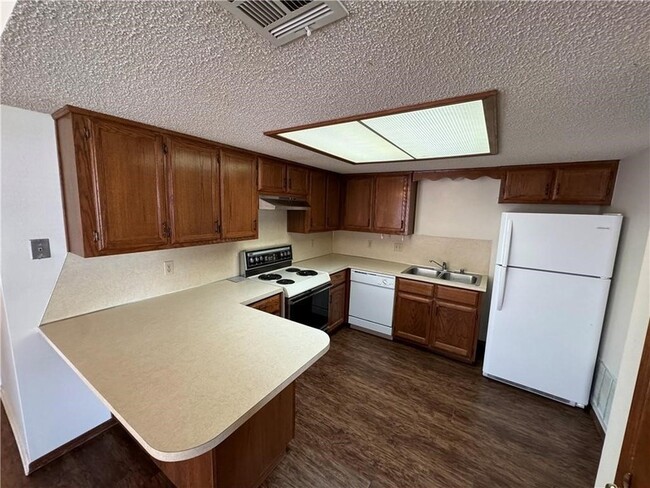 Building Photo - 317 S 11th Pl