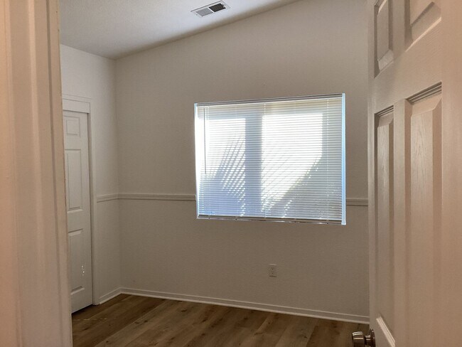 Building Photo - 1450 La Jolla Way