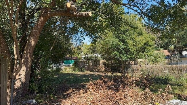 Building Photo - 5793 Oleander Dr