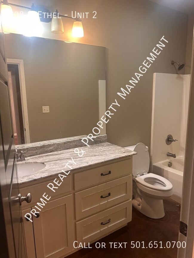 Building Photo - 208 S. Ethel-Unit 2