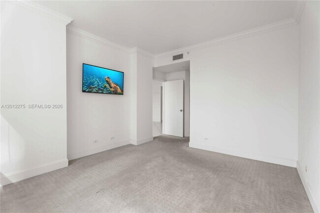 Building Photo - 888 Brickell Key Dr