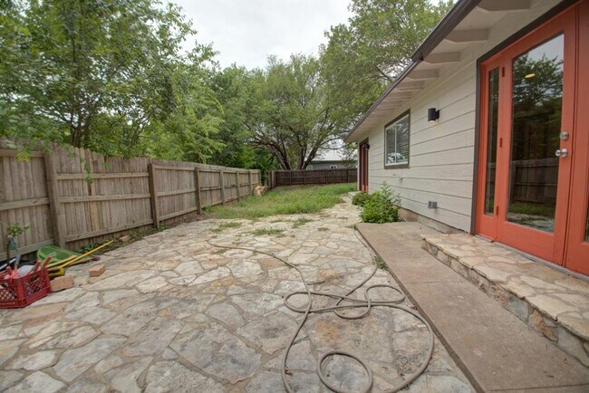 Building Photo - 1608 Boyd Ln
