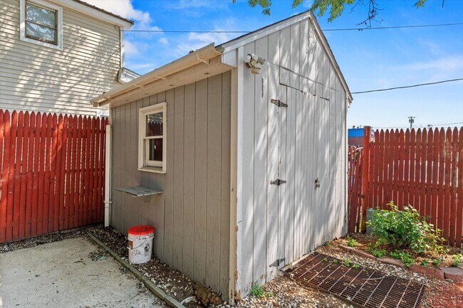 Building Photo - 28 S Beech St